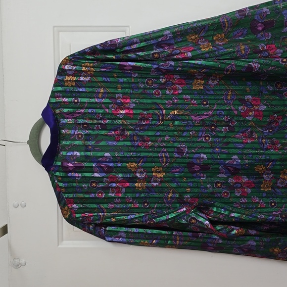 Vintage Victoria's Secret Green Floral Stripes Button front night shirt - Picture 7 of 10